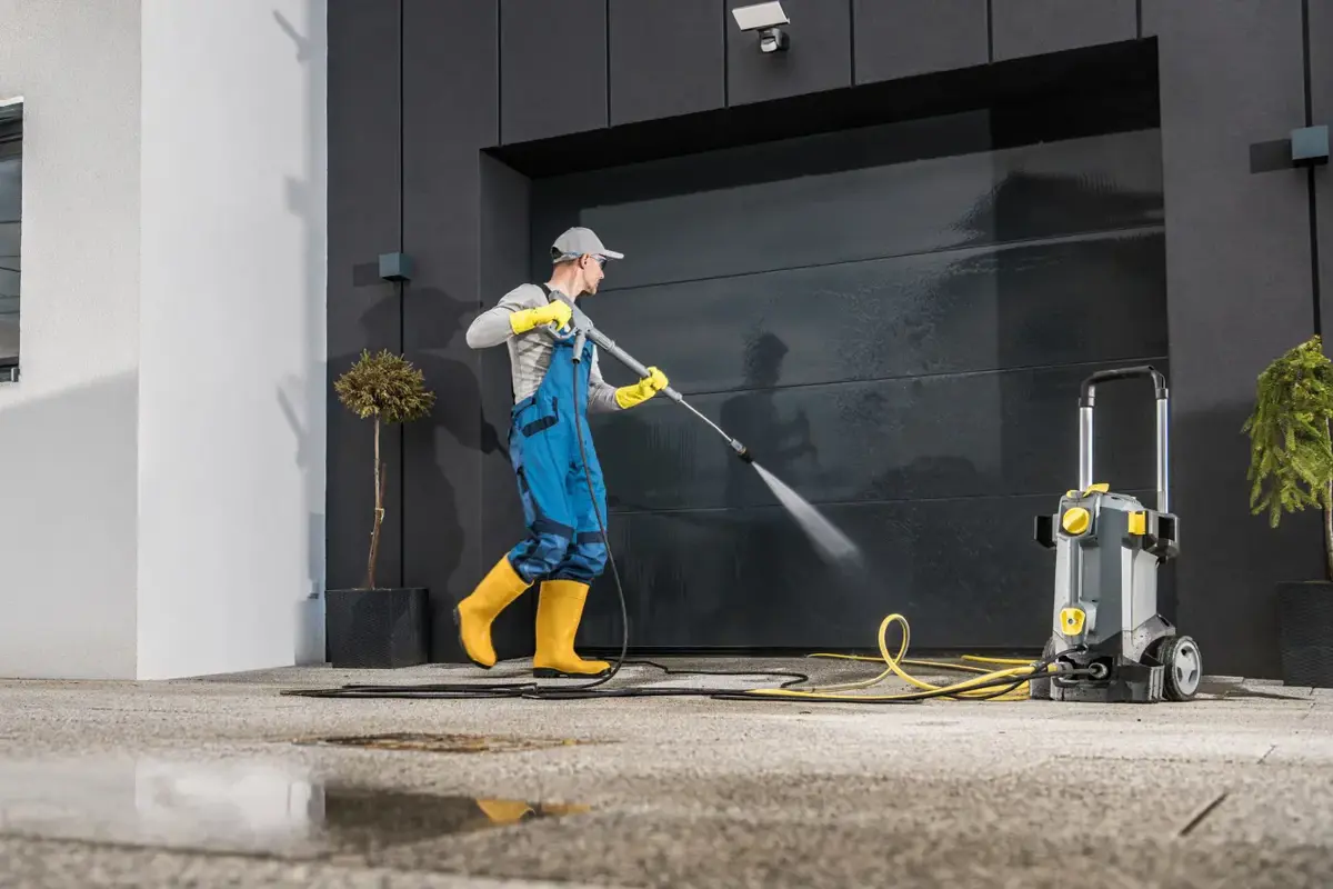 Pressure Washing (Outdoor Cleaning) Pressure Washing (Outdoor Cleaning)